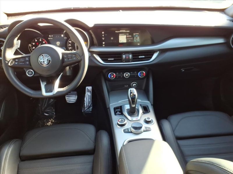 Used 2023 Alfa Romeo Stelvio VeloceImage 12