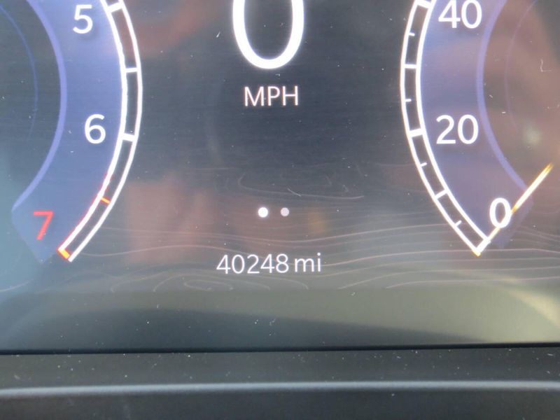 Used 2021 Jeep Grand Cherokee L Limited 4x4 4dr SUVImage 17