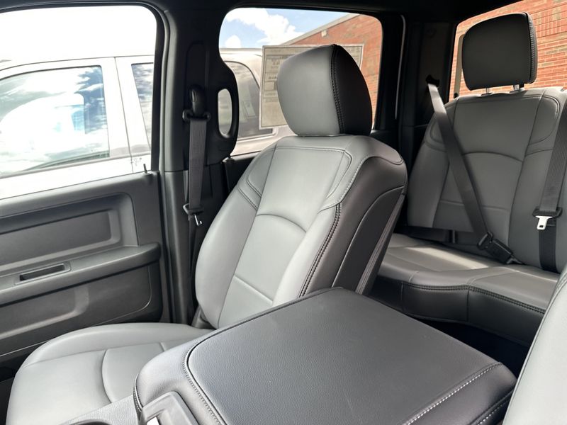 New 2025 RAM 3500 Tradesman Crew Cab Chassis 4x4 60