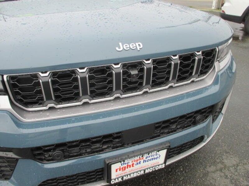 New 2026 Jeep Grand Cherokee Limited 4x4Image 4