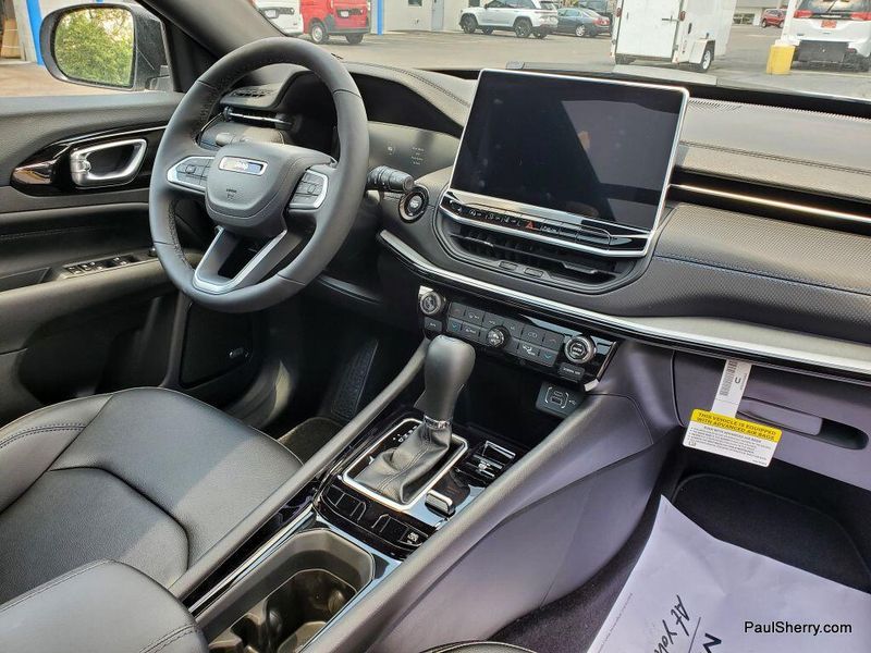 2025 Jeep Compass Limited 4x4Image 4