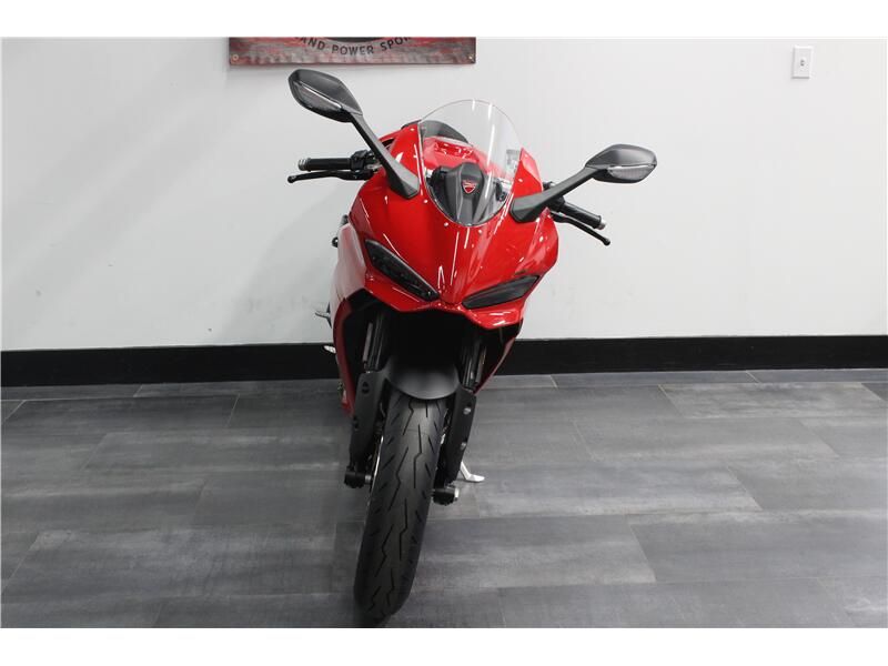 2025 Ducati PANIGALE V2 Image 3