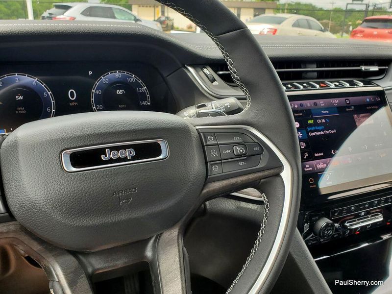 2025 Jeep Grand Cherokee L Limited 4x4Image 28