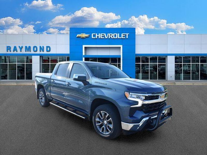 Used 2024 Chevrolet Silverado 1500 LTImage 10