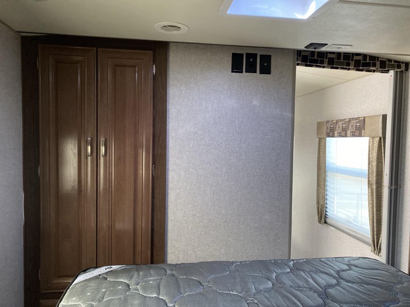Used 2023 FOX MOUNTAIN 265RDS Image 28