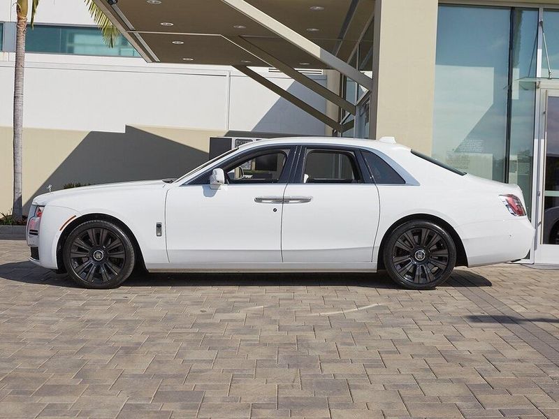 2022 Rolls-Royce Ghost Image 3