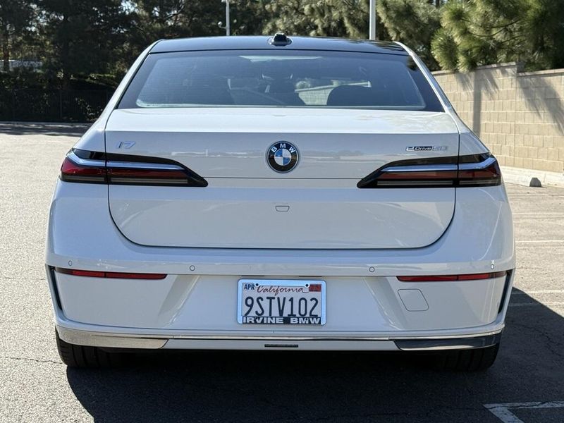 Used 2025 BMW i7 eDrive50Image 9