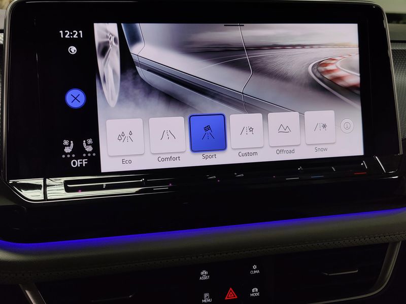 Used 2025 Volkswagen Atlas Cross Sport SEL Premium R-Line w/Sunroof/NavImage 20