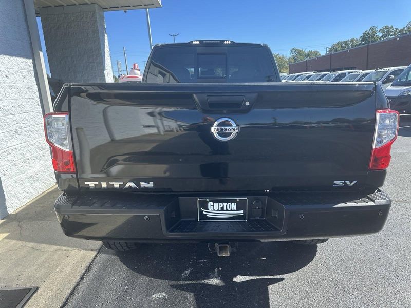 2017 Nissan Titan XD SVImage 6