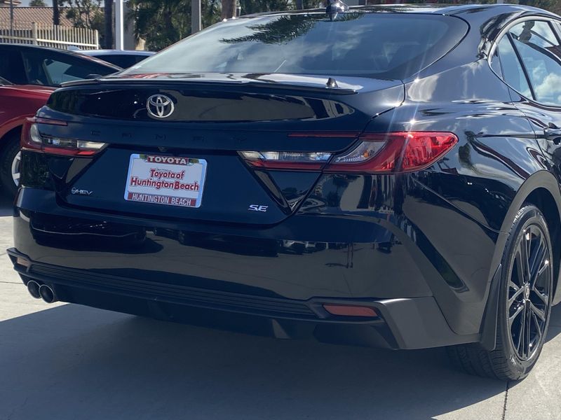 New 2026 Toyota Camry SEImage 4