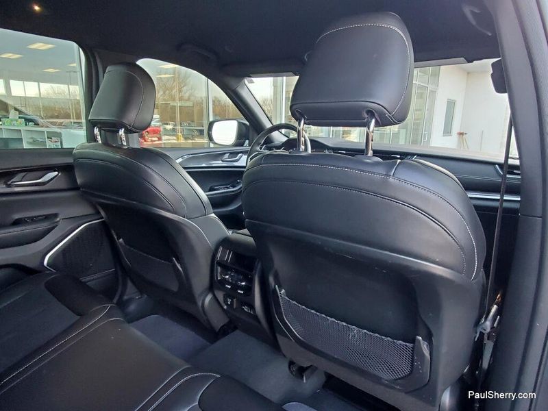 Used 2022 Jeep Grand Cherokee Altitude