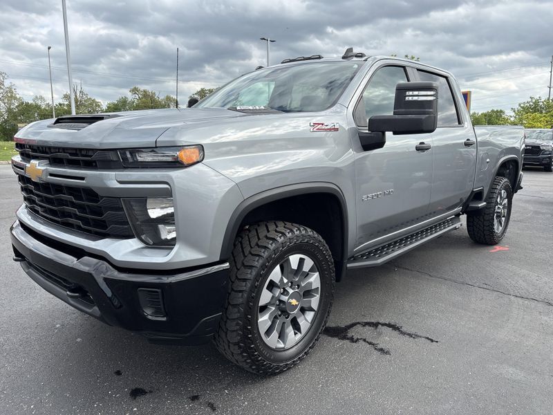 Used 2024 Chevrolet Silverado 2500HD CustomImage 1