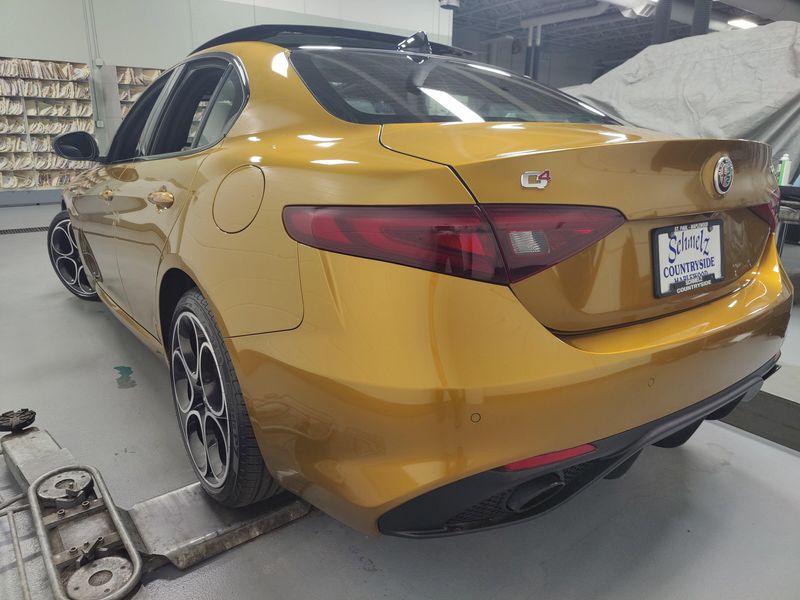 2022 Alfa Romeo Giulia Veloce Premium AWD w/Activ AsstImage 15