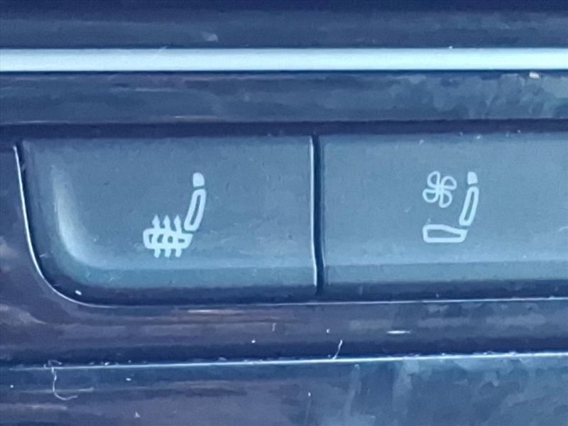 Used 2021 Volkswagen Atlas Cross Sport 3.6L V6 SEL PremiumImage 7