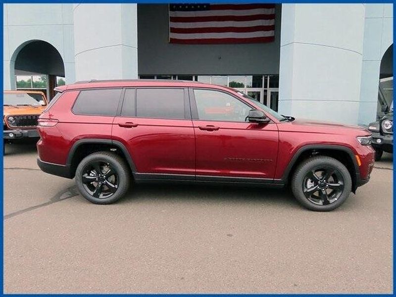 2025 Jeep Grand Cherokee LimitedImage 2