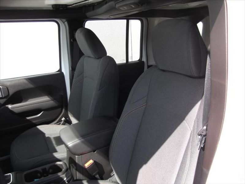 2025 Jeep Wrangler Unlimited Sport S photo 7