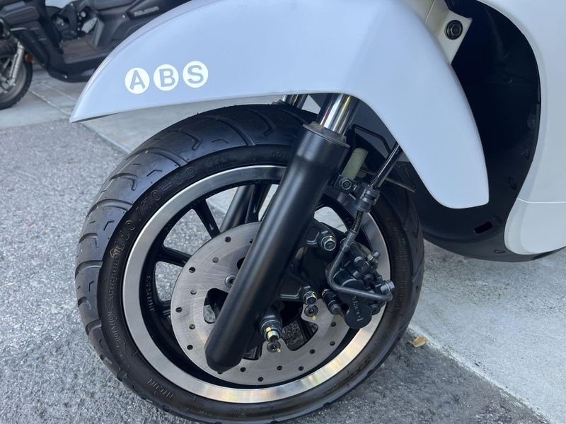 New 2023 Kymco LIKE 150I ABS Image 10
