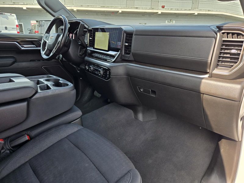 Used 2022 Chevrolet Silverado 1500 4WD Crew Cab 147 LT w/1LT