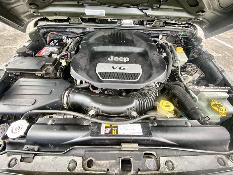Used 2015 Jeep Wrangler Unlimited SportImage 26