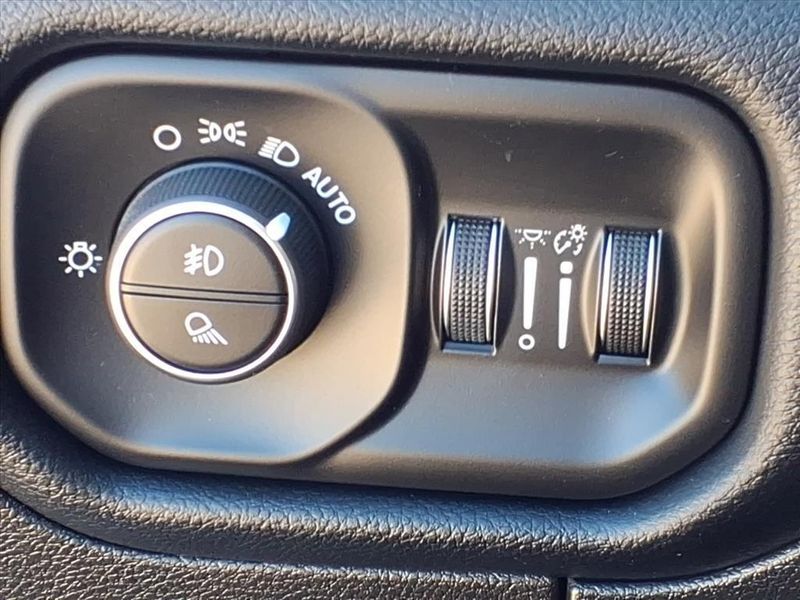 Used 2021 RAM 1500 LaramieImage 18