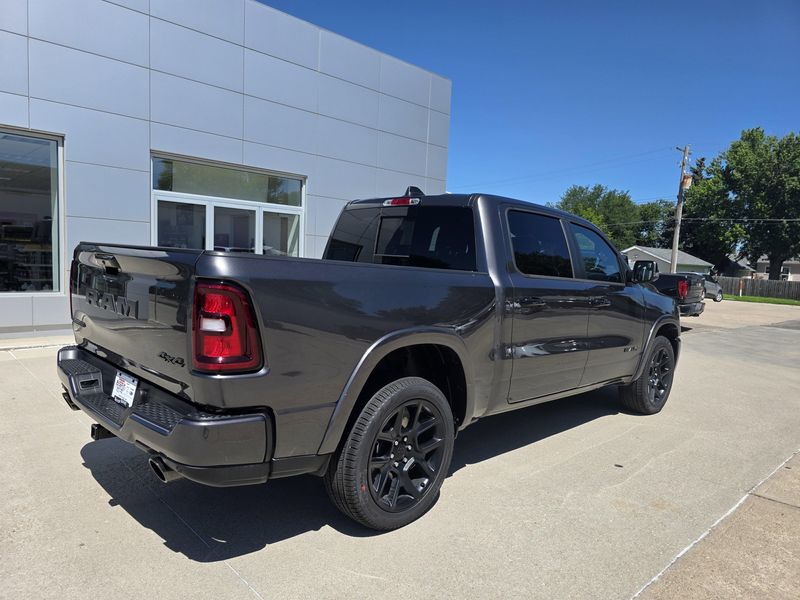 New 2025 RAM 1500 LaramieImage 8