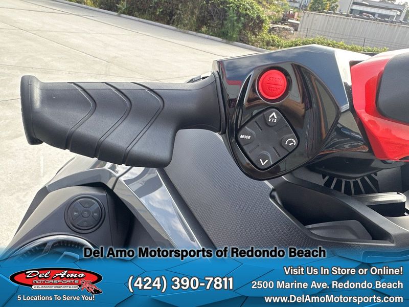 2024 Sea-Doo RXT-X 325 (SOUND SYSTEM) Image 10