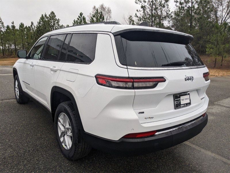 2023 Jeep Grand Cherokee L Laredo 4x2Image 7