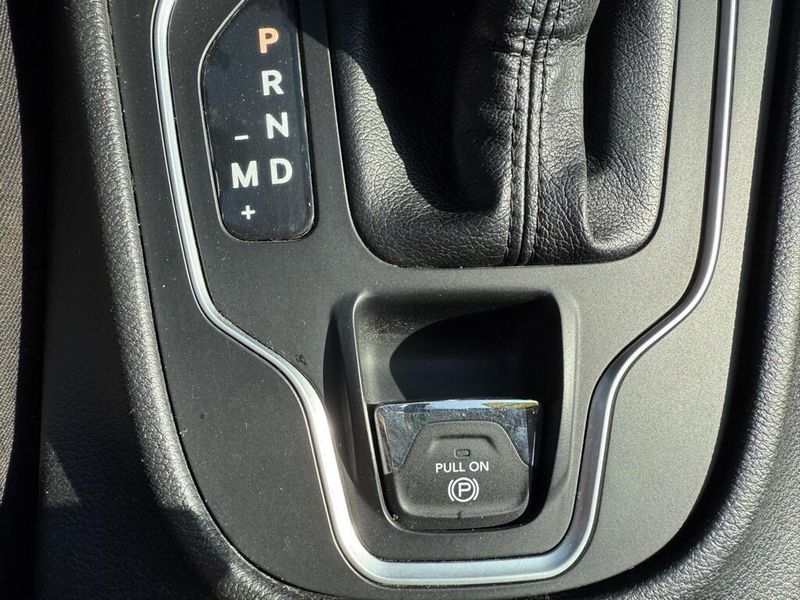 2021 Jeep Cherokee Latitude photo 23