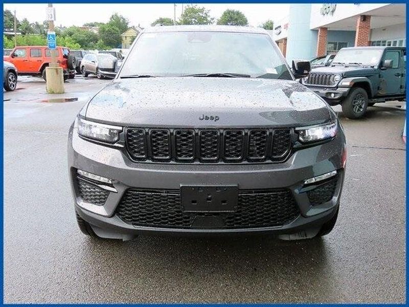 New 2025 Jeep Grand Cherokee LimitedImage 3
