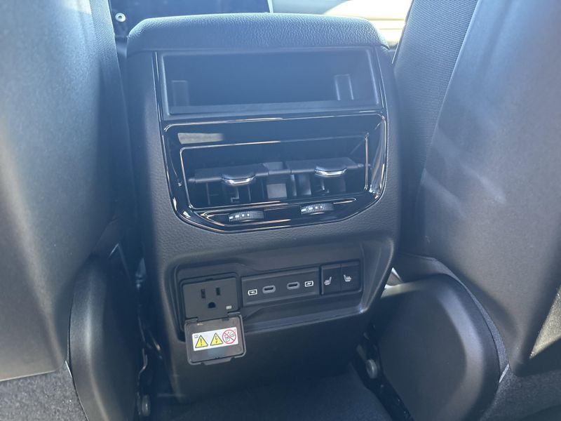 New 2026 Jeep Grand Cherokee Limited Reserve 4x4Image 21