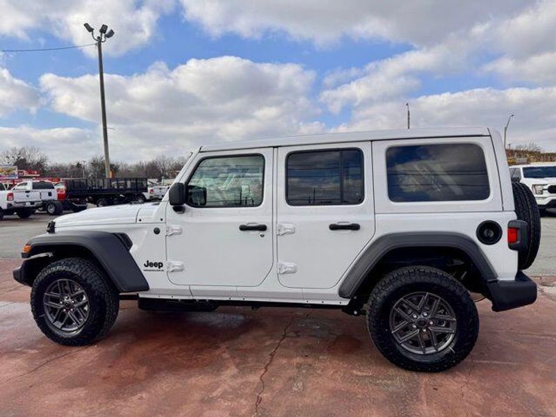 New 2026 Jeep Wrangler 4-door Sport SImage 9