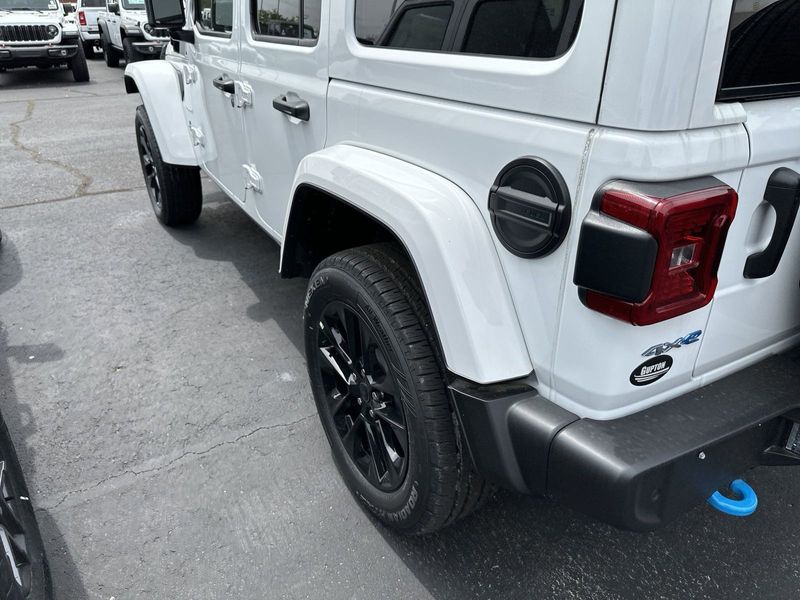 2024 Jeep Wrangler 4-door Sahara 4xeImage 17