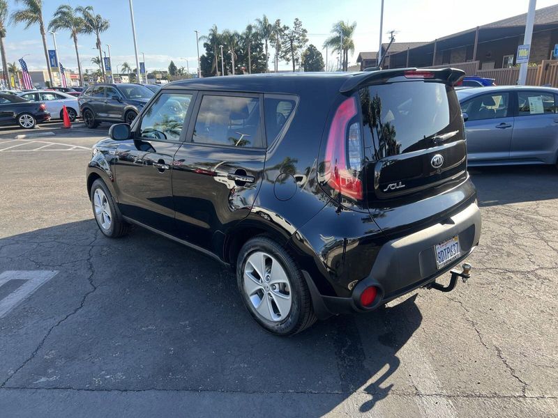 2016 Kia Soul BaseImage 3