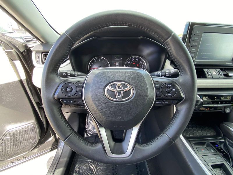 2022 Toyota RAV4 XLE PremiumImage 26