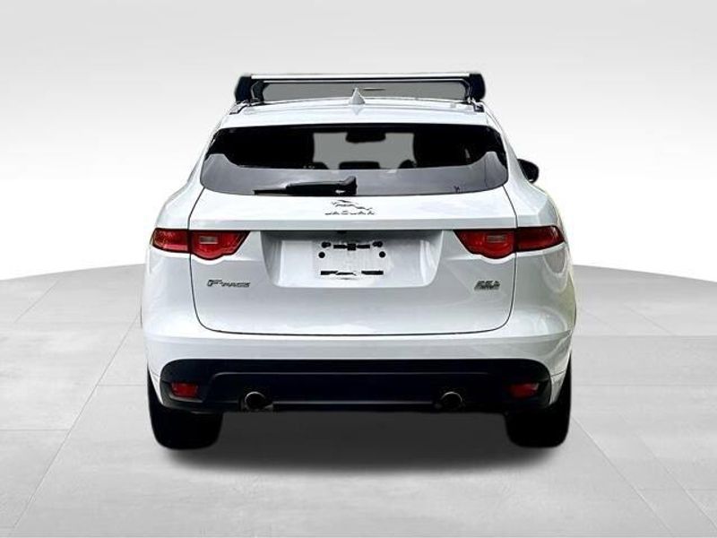 2017 Jaguar F-PACE 35t R-Sport