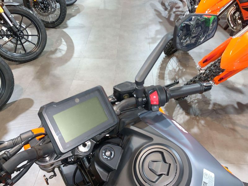 New 2024 KTM 250 DUKE Image 16