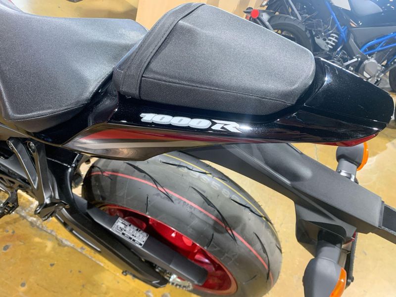 New 2025 Suzuki GSX-R1000R Image 16