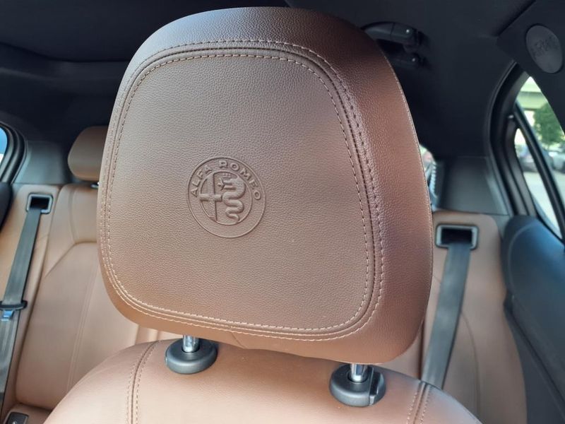 Used 2022 Alfa Romeo Stelvio TiImage 16
