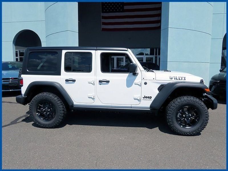 2024 Jeep Wrangler WillysImage 2