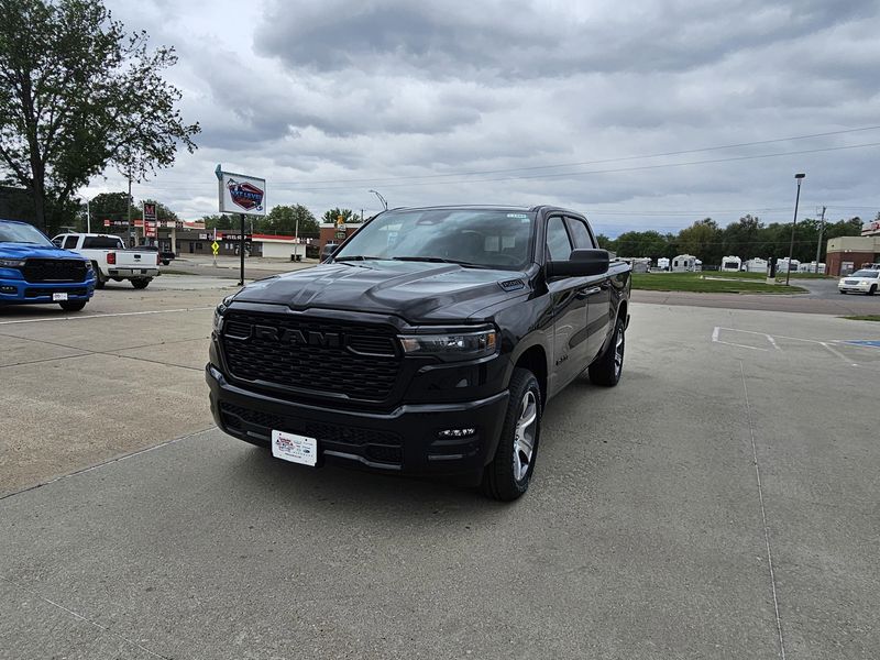 2025 RAM 1500 TradesmanImage 4