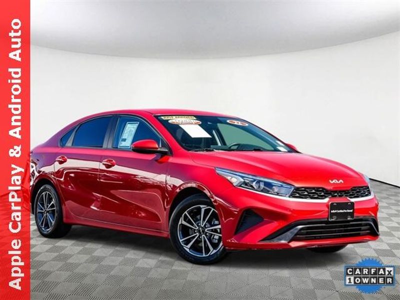 Used 2022 Kia Forte LXSImage 2