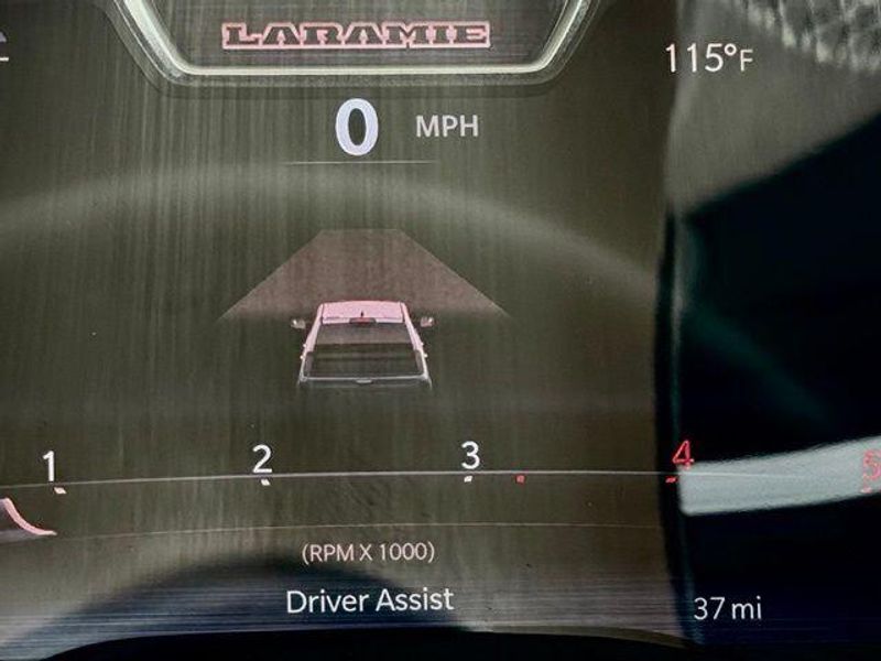 New 2027 RAM 3500 LaramieImage 17