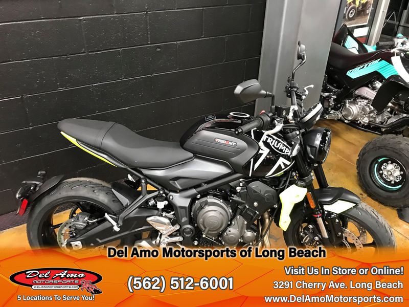 2024 Triumph TRIDENT 660  in a MATTE JET BLACK/MATTE SILVER ICE exterior color. Del Amo Motorsports of Long Beach (562) 362-3160 delamomotorsports.com 