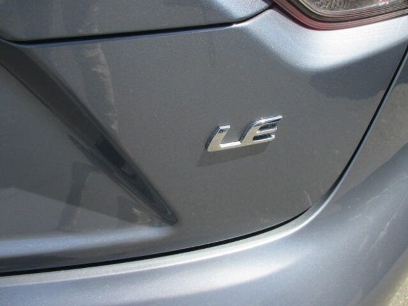 2022 Toyota Corolla LEImage 9