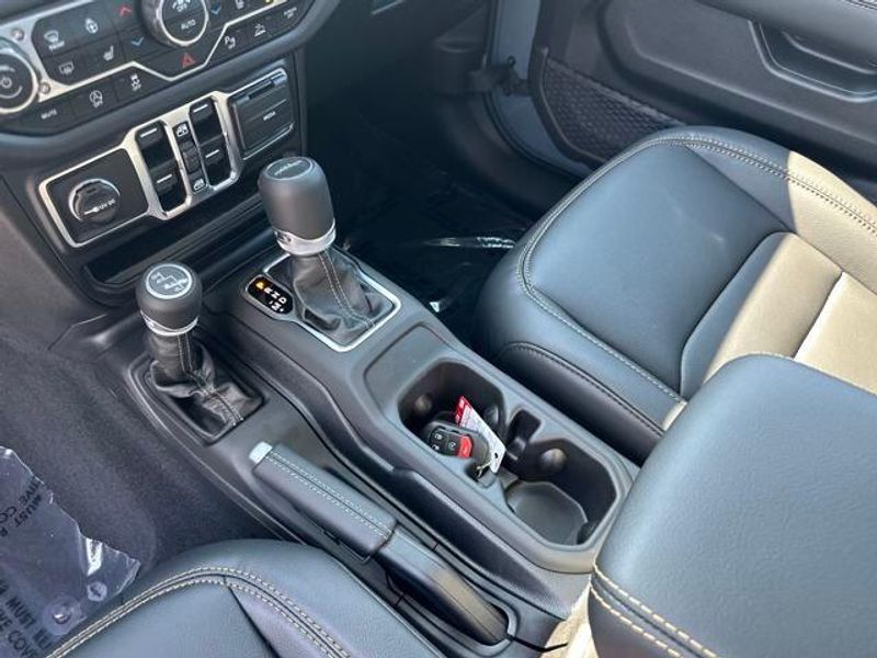 New 2025 Jeep Gladiator High Tide 4x4
