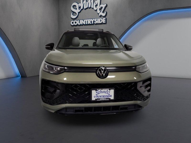 Used 2026 Volkswagen Tiguan AWD SE R-Line Black w/SunroofImage 3