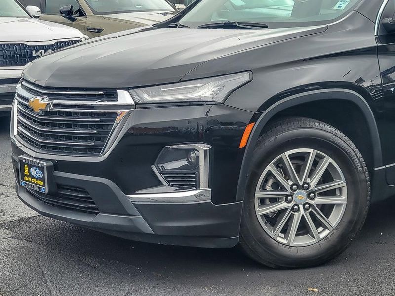 2023 Chevrolet Traverse Leather photo 2