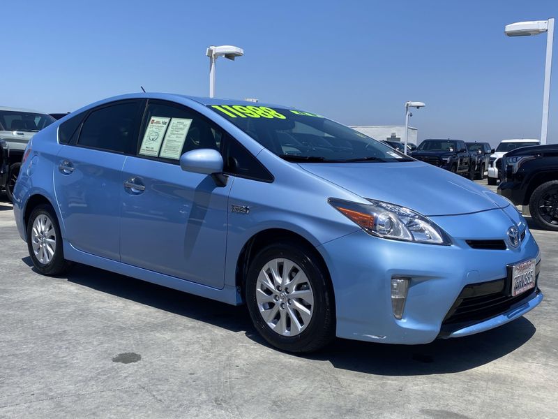 2014 Toyota Prius Plug-In AdvancedImage 2