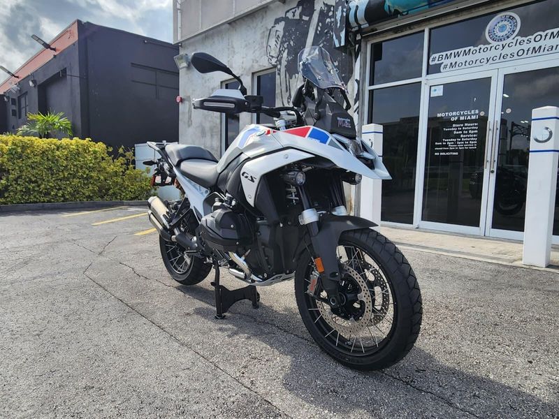 2026 BMW R 1300 GSImage 9