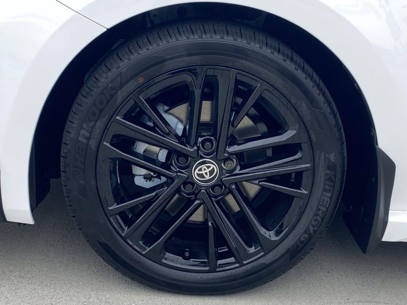 New 2025 Toyota Camry SEImage 8
